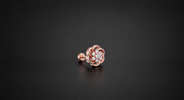 FLORAL NOSE PIN