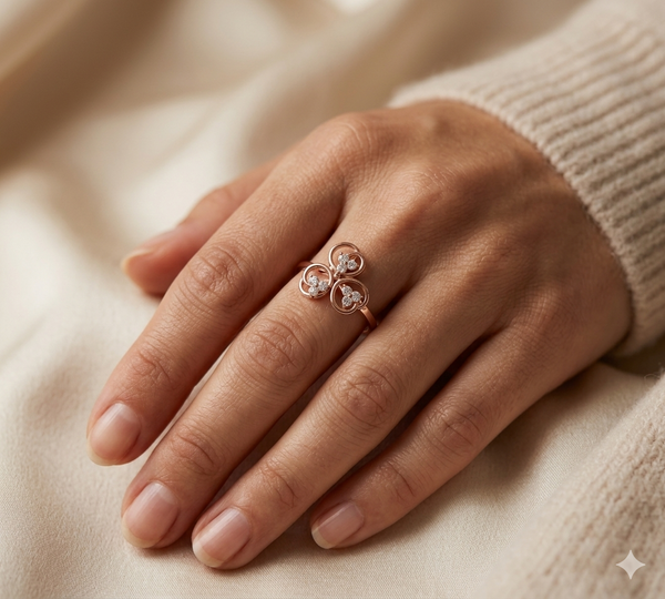 TRIVELLE CLASSSIC FLOWER DIAMOND RING